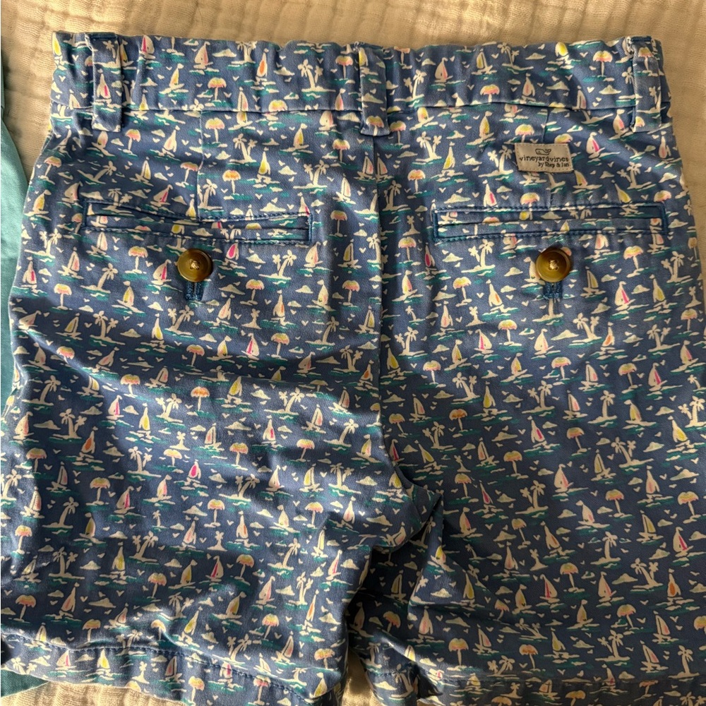 Vineyard Vines Blue Sailboat Print Shorts - Picture 2 of 3